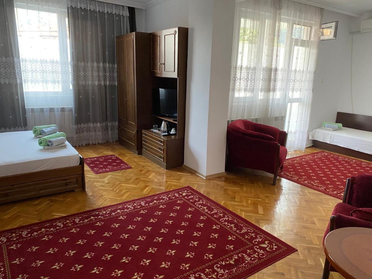 Family Hotel "May" بيتريتش المظهر الخارجي الصورة