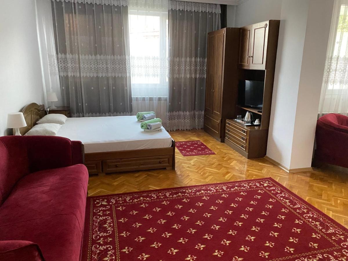 Family Hotel "May" بيتريتش المظهر الخارجي الصورة