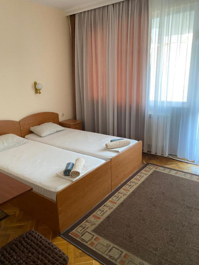 Family Hotel "May" بيتريتش المظهر الخارجي الصورة