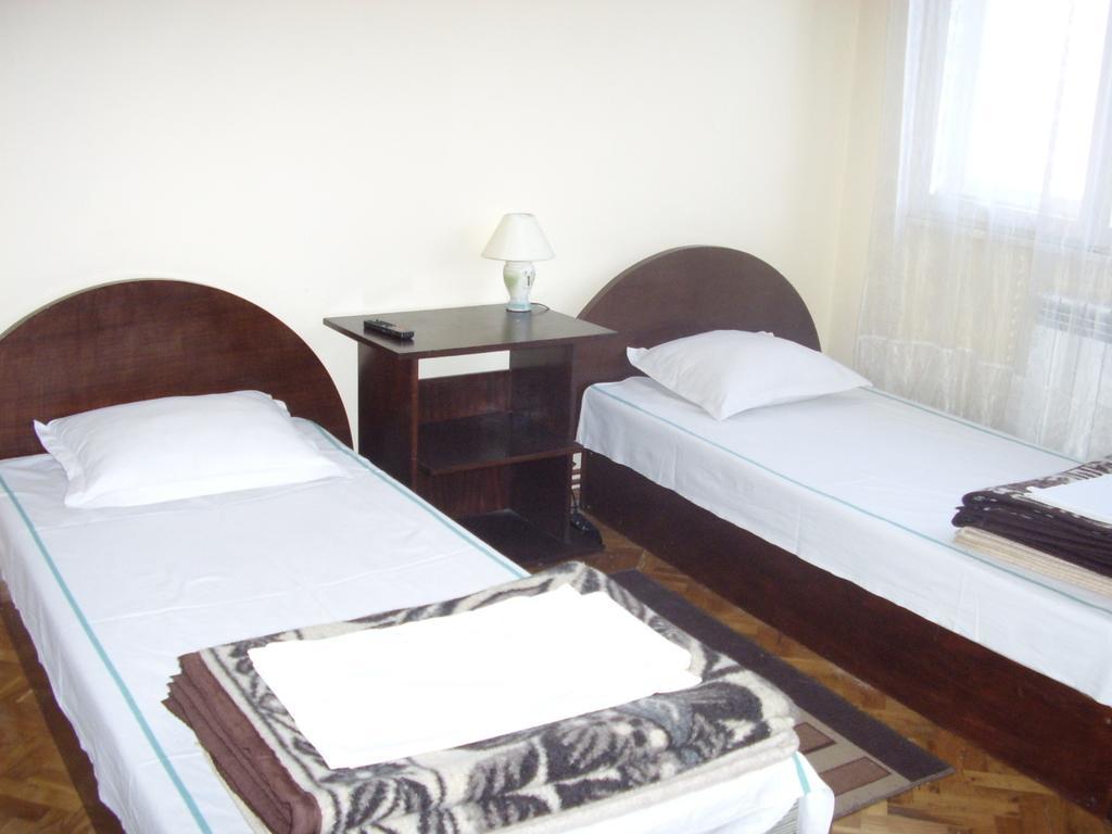 Family Hotel "May" بيتريتش الغرفة الصورة