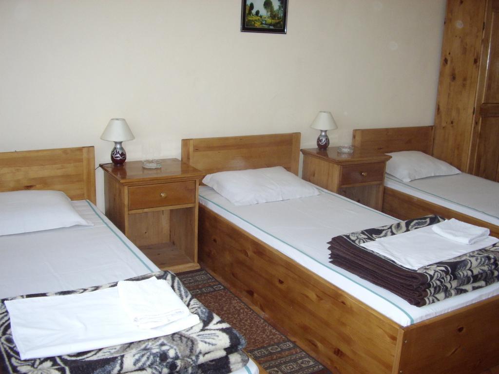 Family Hotel "May" بيتريتش الغرفة الصورة