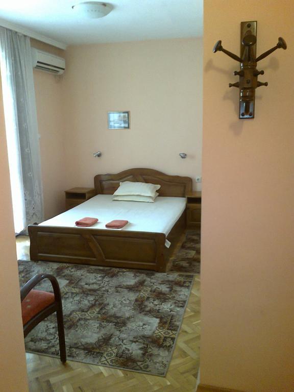 Family Hotel "May" بيتريتش الغرفة الصورة
