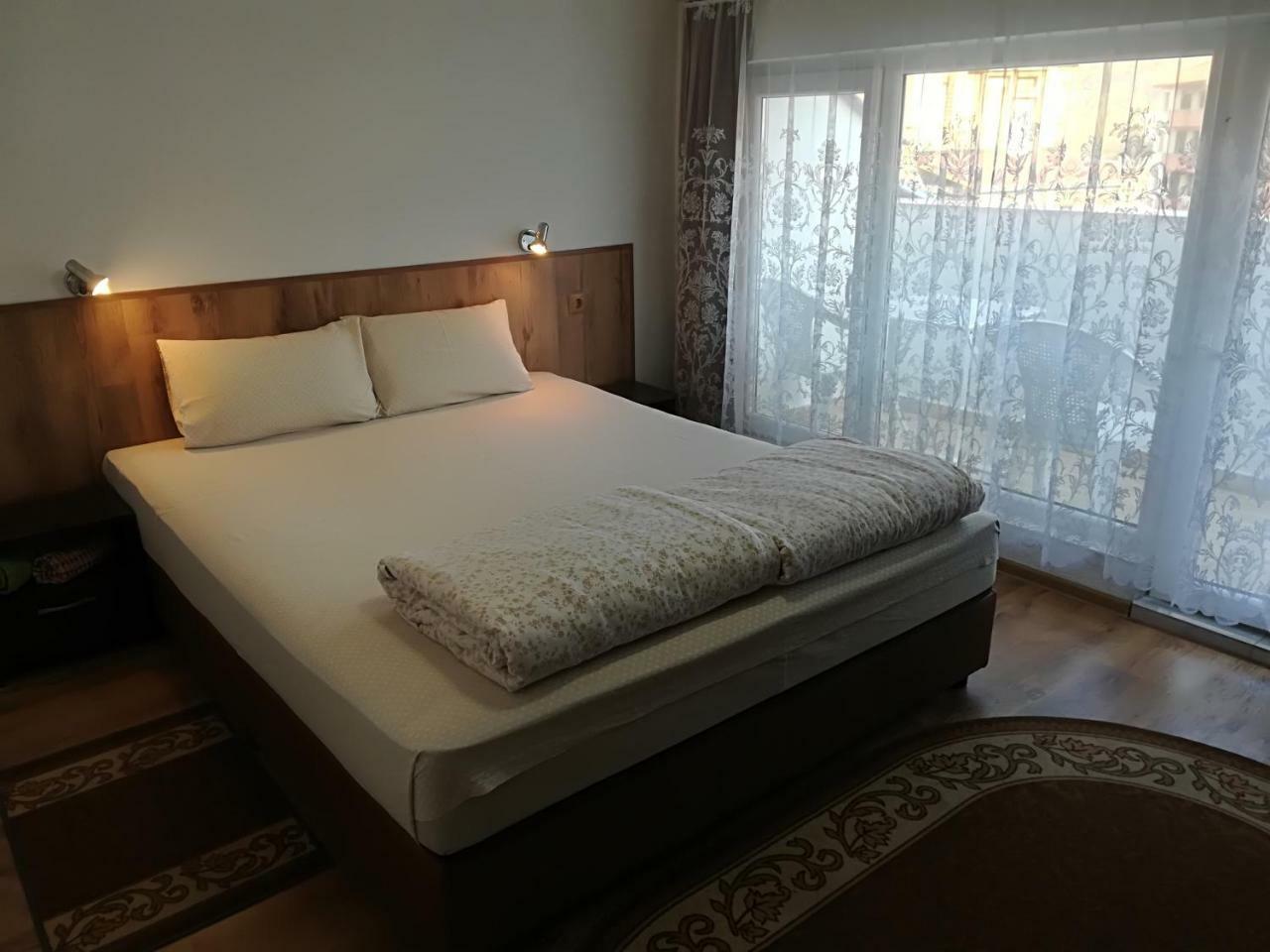 Family Hotel "May" بيتريتش المظهر الخارجي الصورة