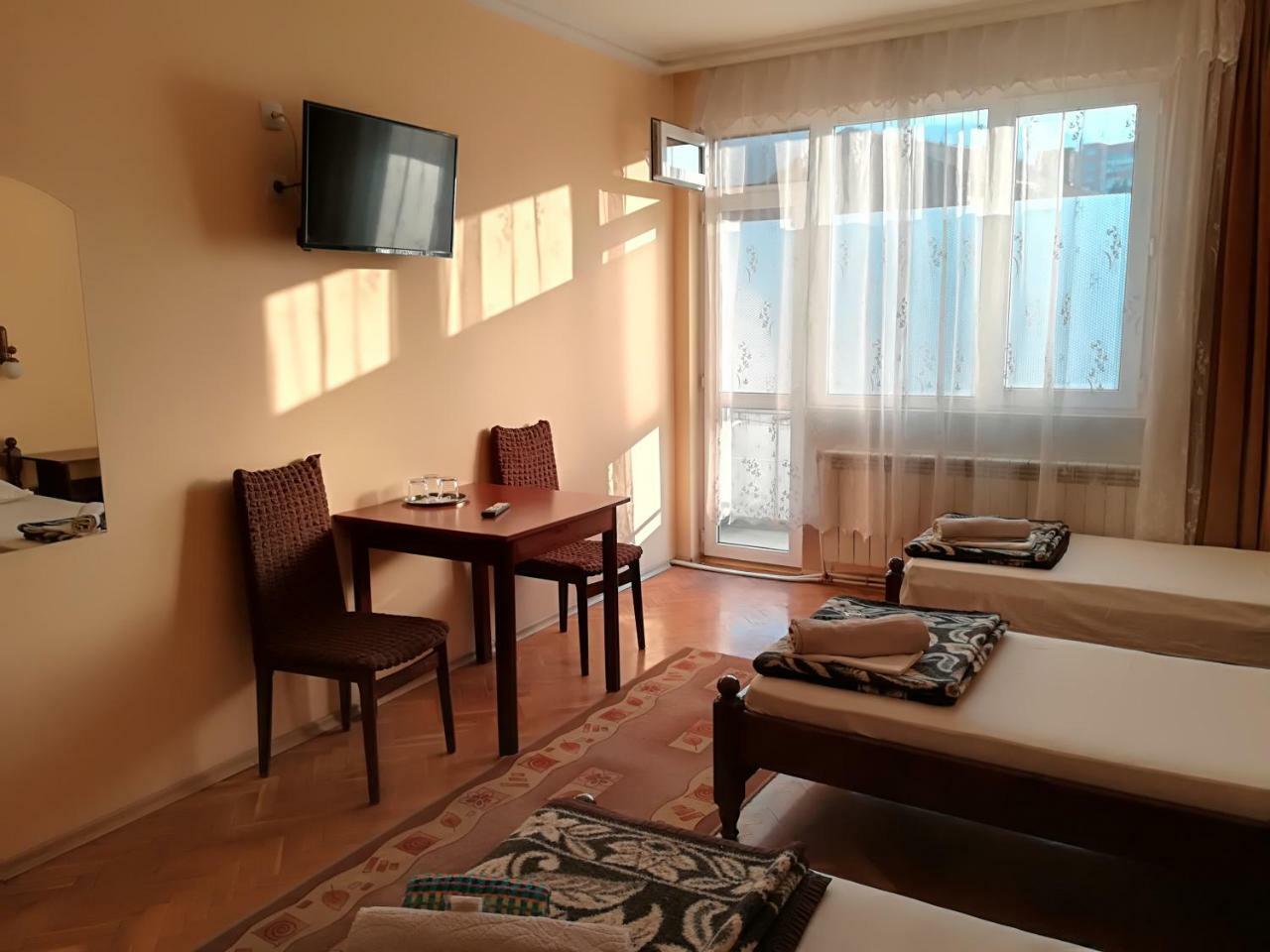 Family Hotel "May" بيتريتش المظهر الخارجي الصورة